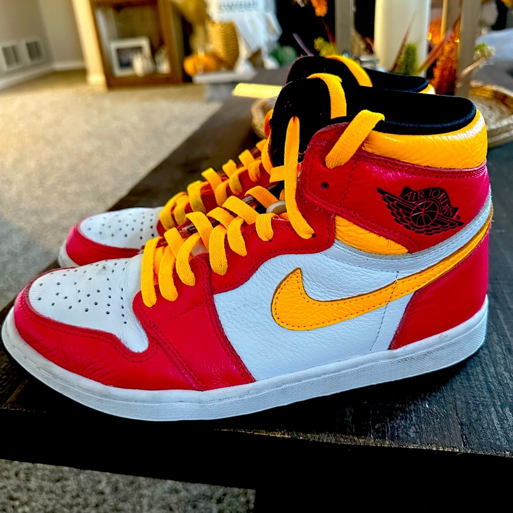 Air Jordan High Tops, barely worn, size 9